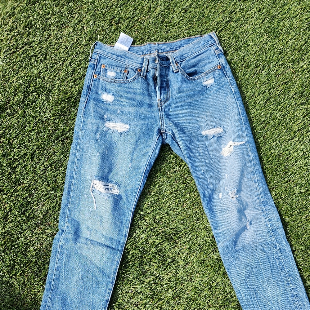 Levis - Picture 5 of 5